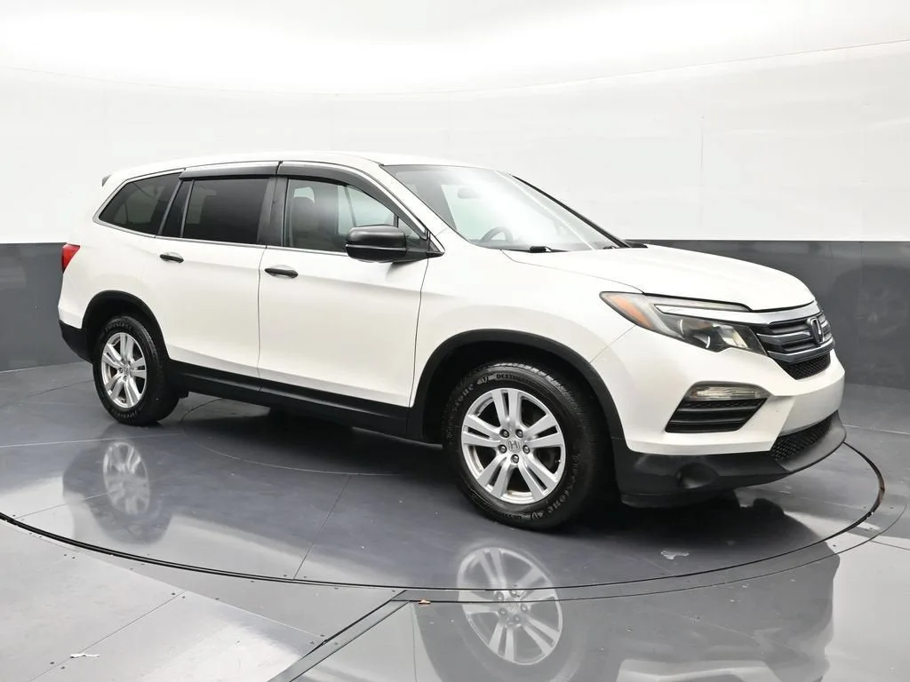 2016 Honda Pilot LX photo 7