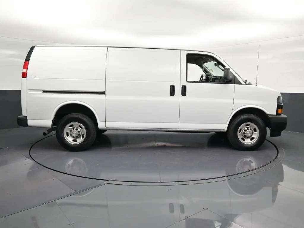 2022 Chevrolet Express 3500 Work Van Cargo photo 4
