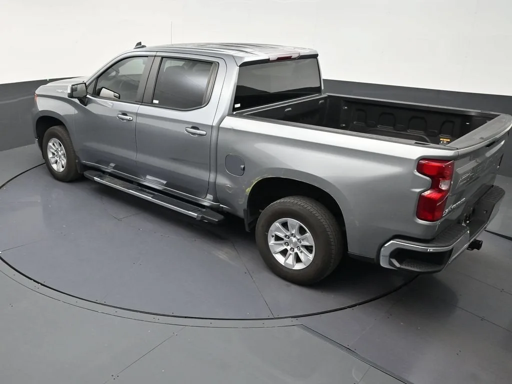 2024 Chevrolet Silverado 1500 LT photo 11