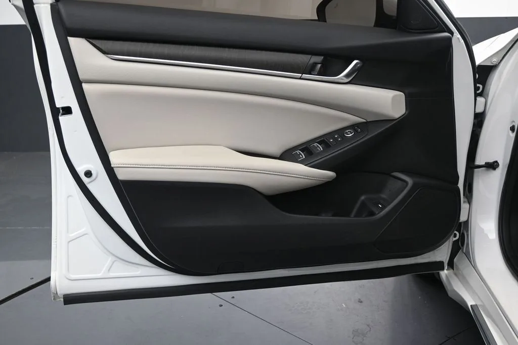 2020 Honda Accord EX photo 10