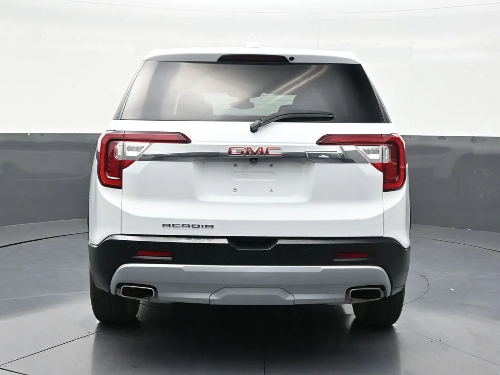 2023 GMC Acadia SLE photo 4
