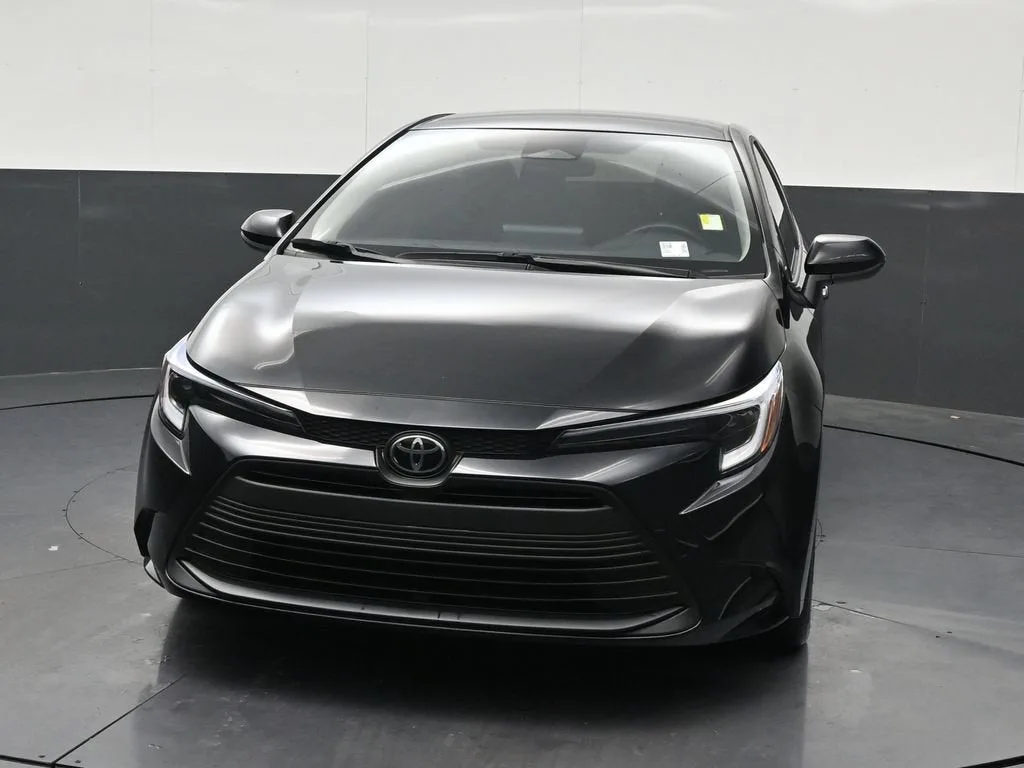 2026 Toyota Corolla Hybrid LE photo 9