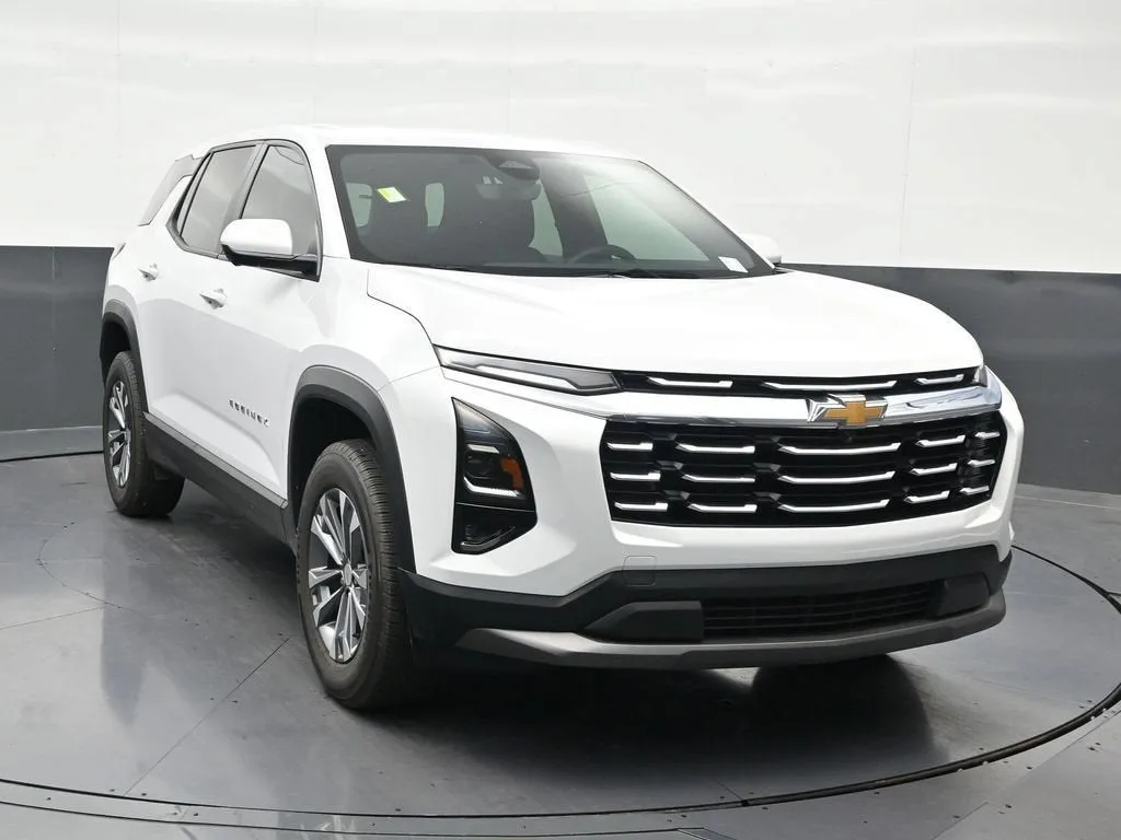 2025 Chevrolet Equinox LT photo 8