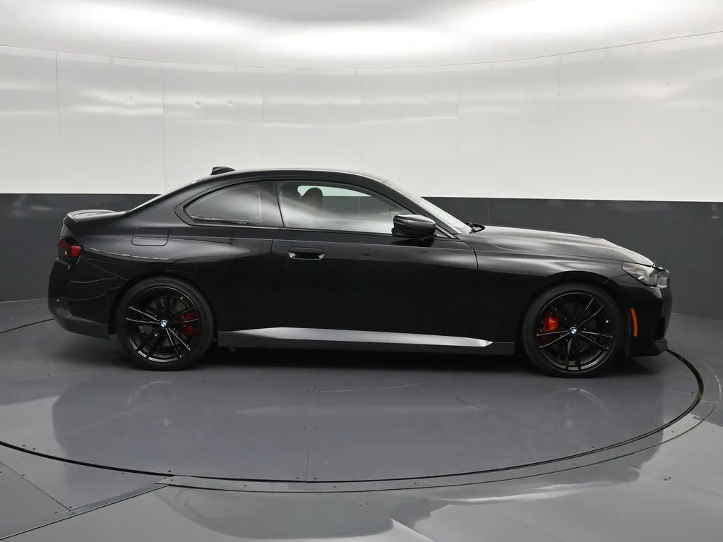 2022 BMW 2 Series 230i photo 4
