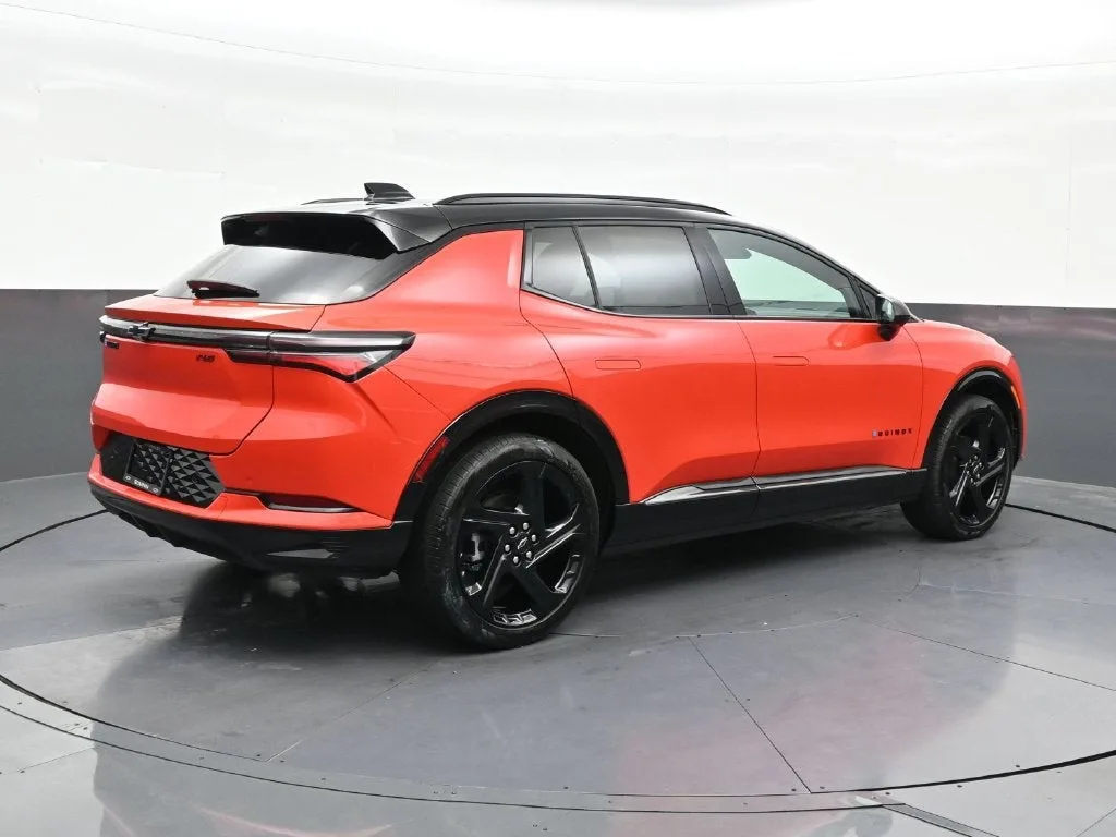 2026 Chevrolet Equinox EV RS photo 5