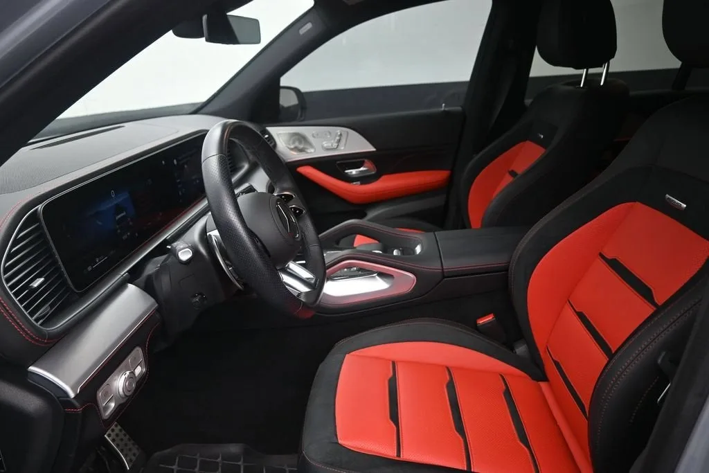 2025 Mercedes-Benz GLE AMG® GLE 53 photo 11