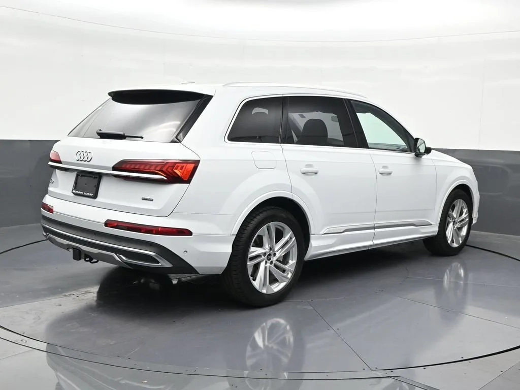 2023 Audi Q7 Prestige 55 TFSI quattro Tiptronic photo 5