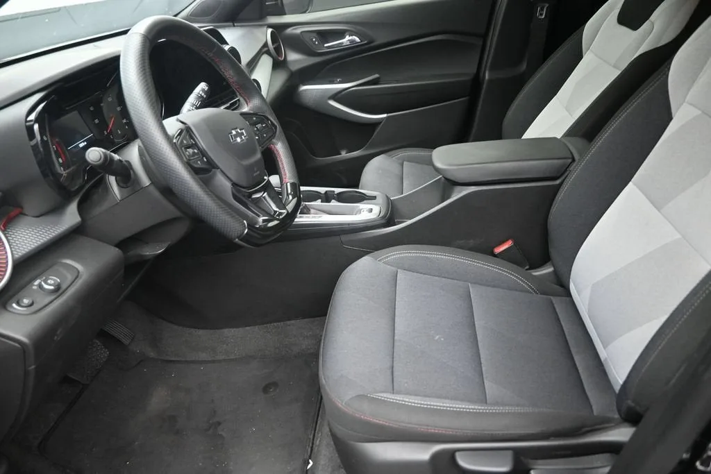 2025 Chevrolet Trax 1RS photo 12