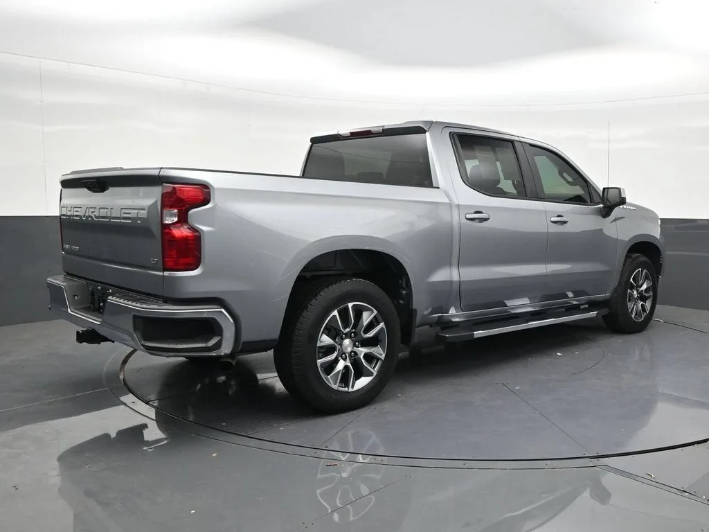 2024 Chevrolet Silverado 1500 LT photo 5