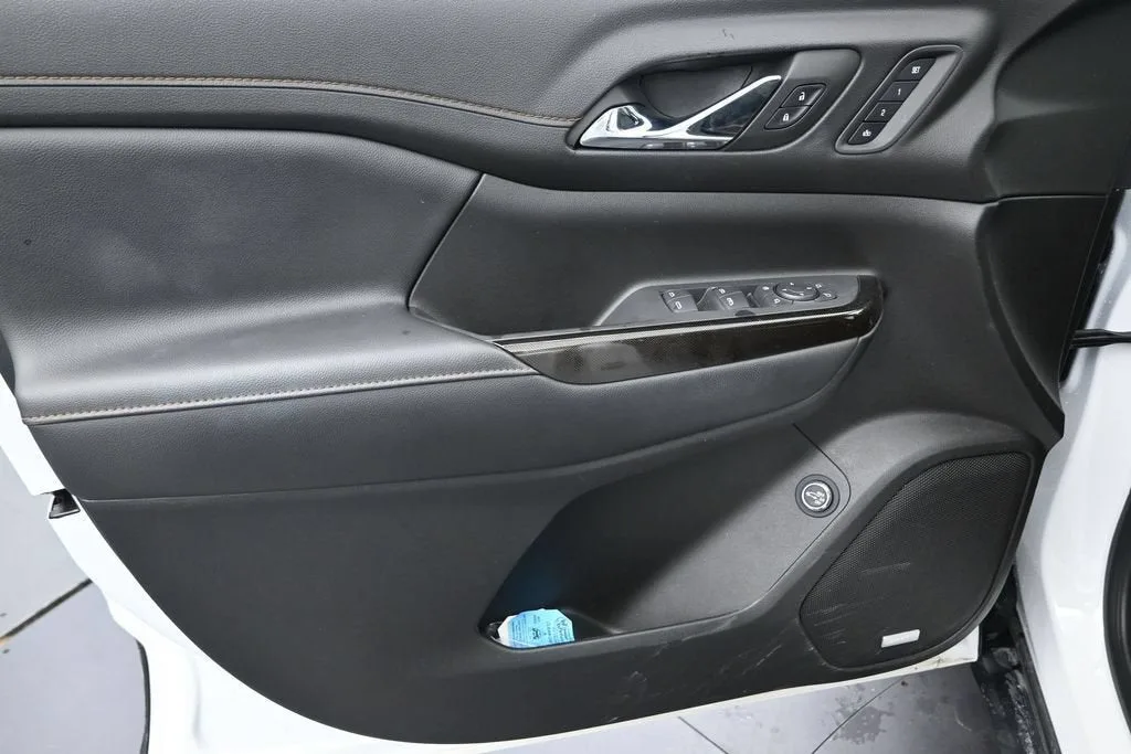2023 GMC Acadia AT4 photo 11