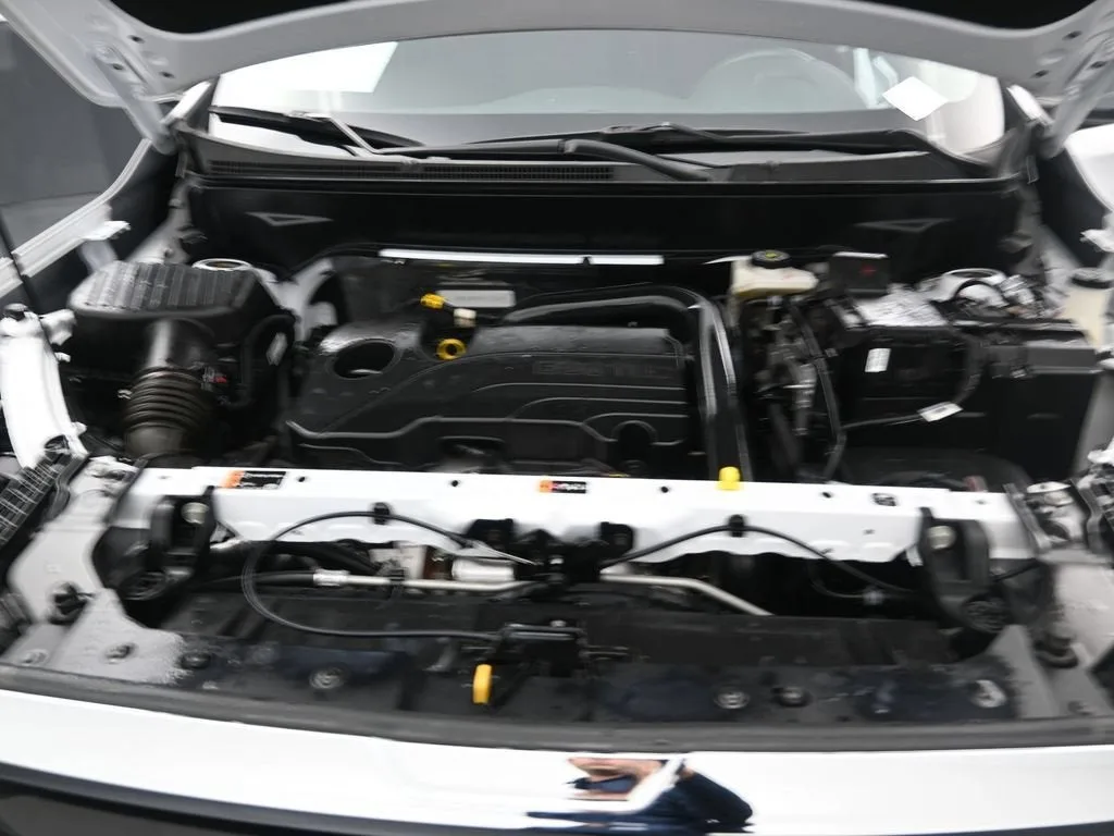 2024 GMC Terrain SLE photo 11