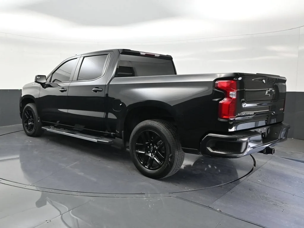 2023 Chevrolet Silverado 1500 RST photo 3