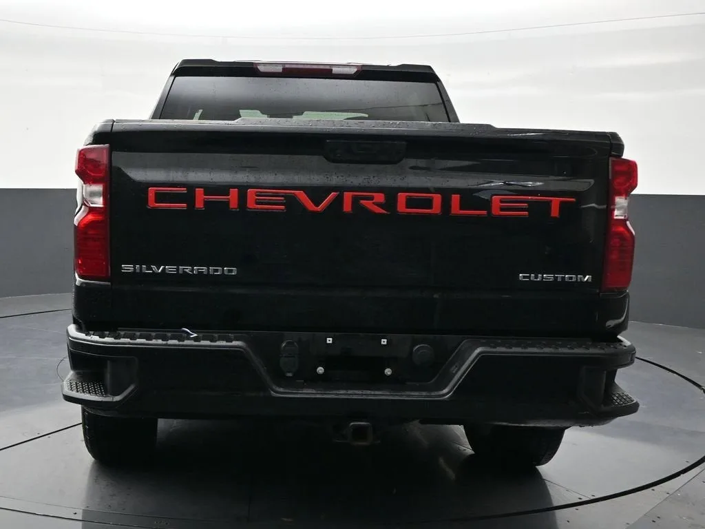 2024 Chevrolet Silverado 1500 Custom photo 4