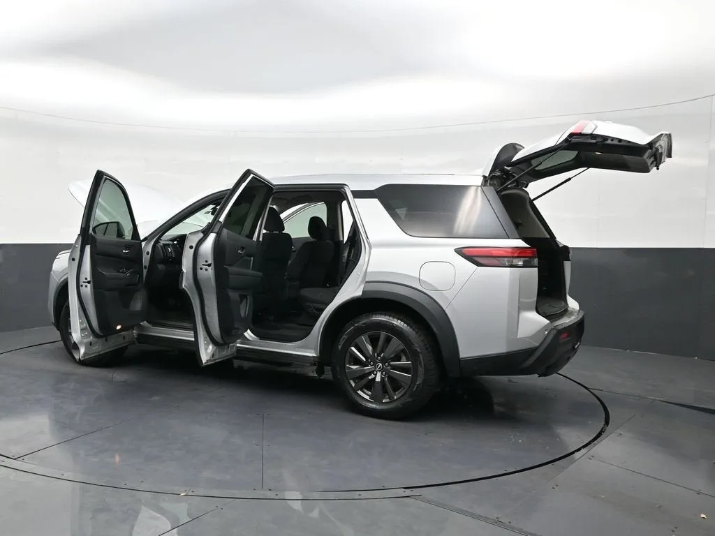 2022 Nissan Pathfinder S 2WD photo 31