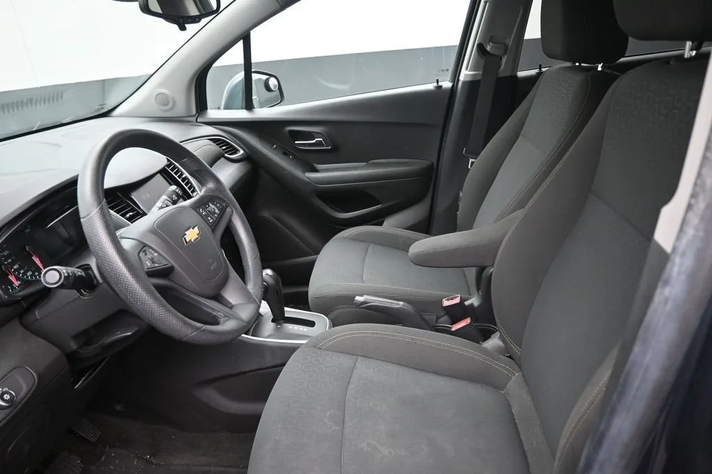 2021 Chevrolet Trax LS photo 12