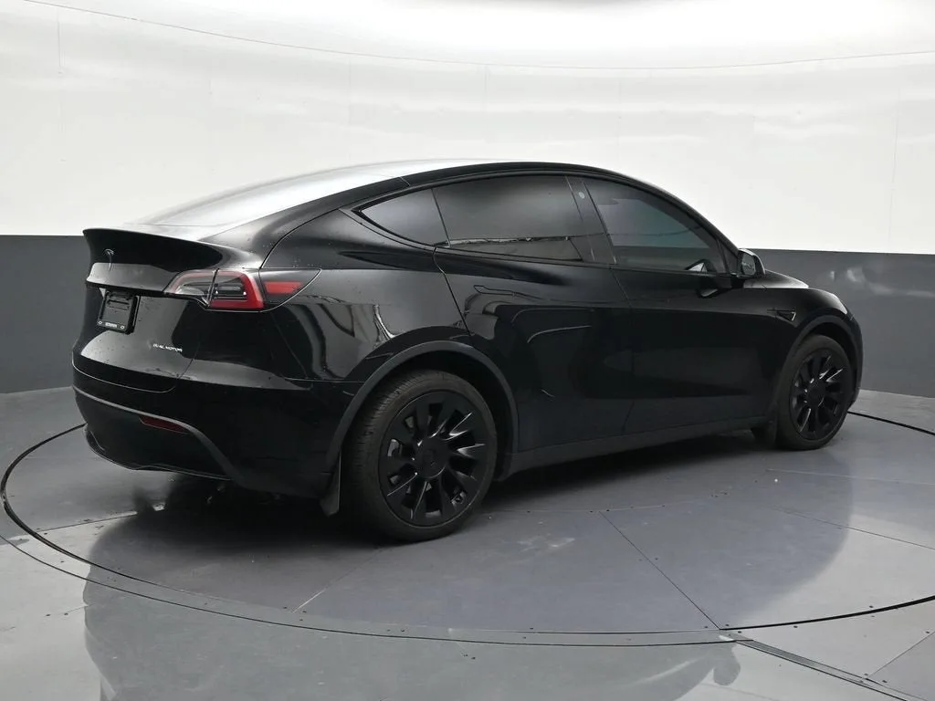 2023 Tesla Model Y Long Range photo 5