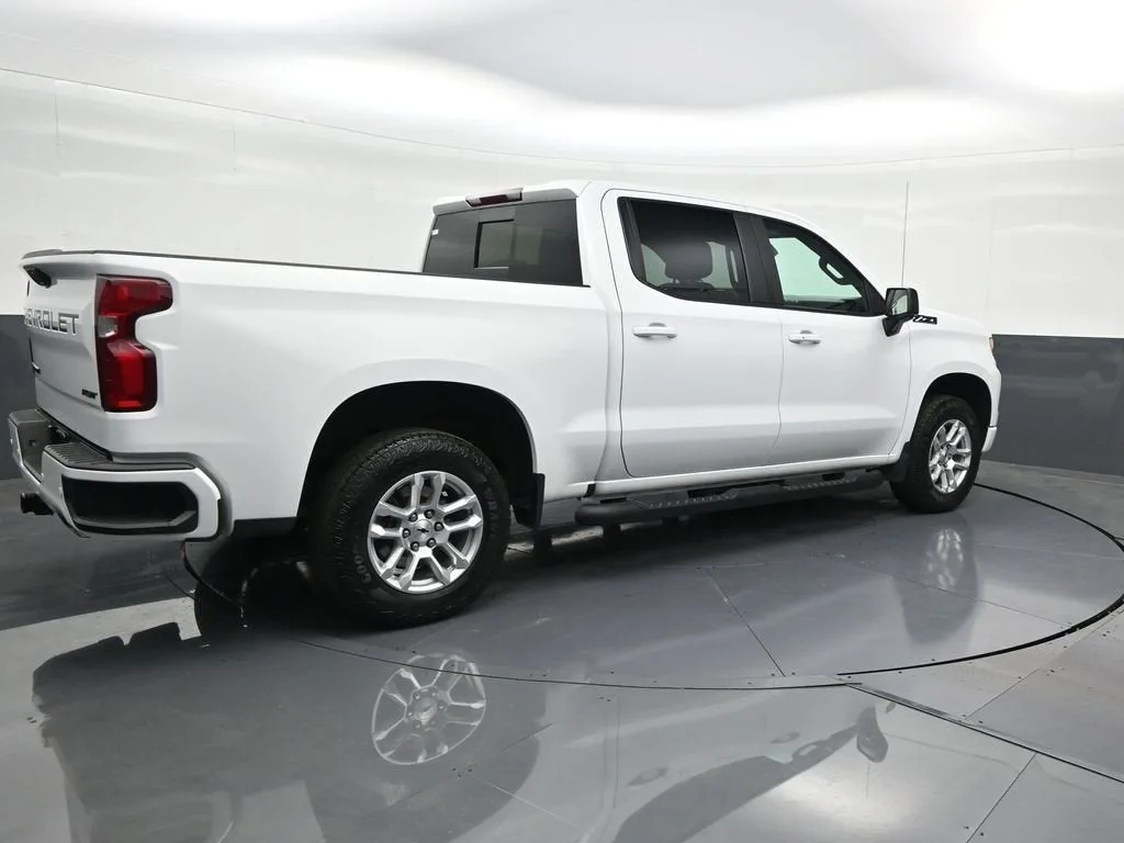 2023 Chevrolet Silverado 1500 RST photo 5