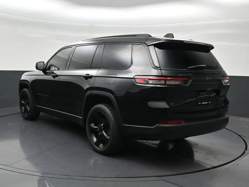 2022 Jeep Grand Cherokee L Limited 4x2 photo 3