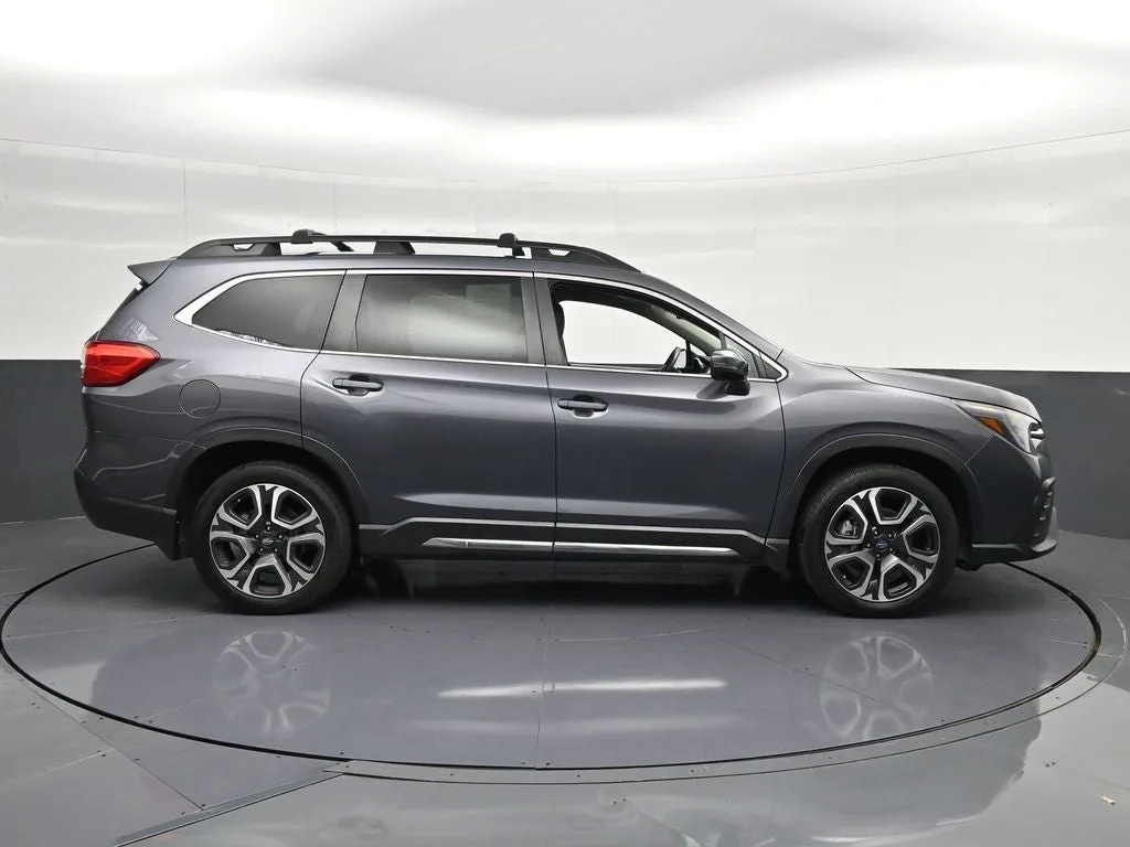 2023 Subaru Ascent Limited photo 4