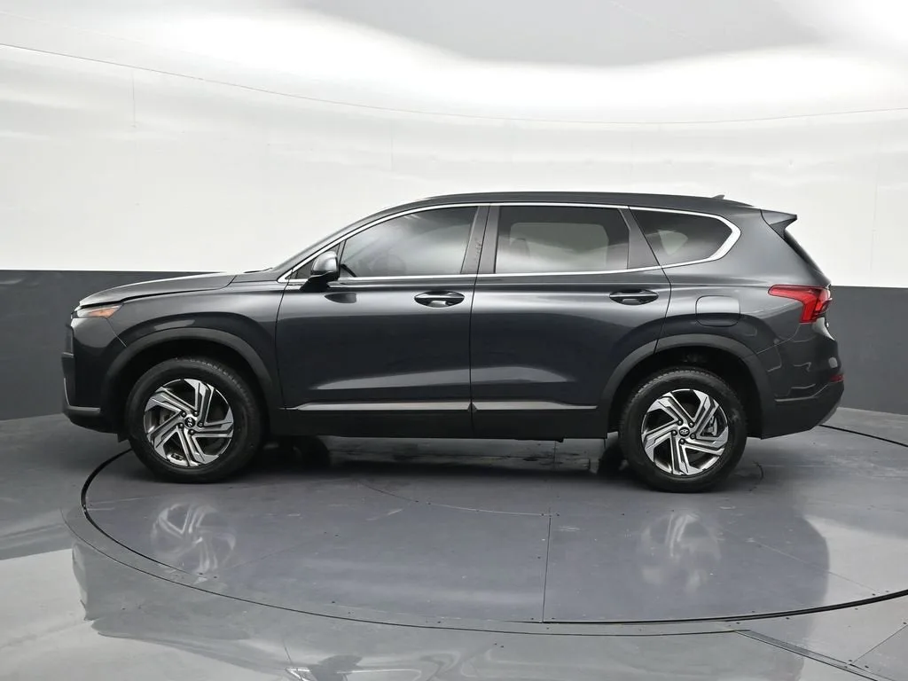2023 Hyundai Santa Fe SE photo 2