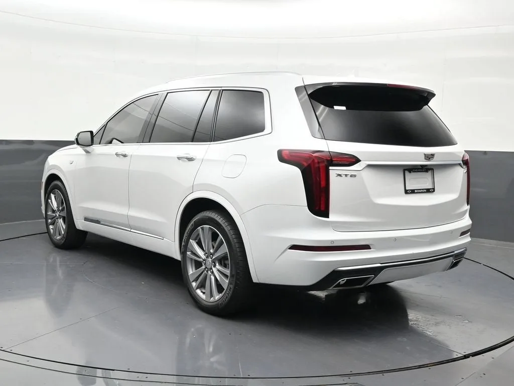 2024 Cadillac XT6 Premium Luxury photo 3