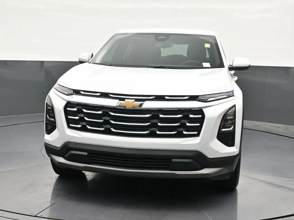 2026 Chevrolet Equinox LT photo 9