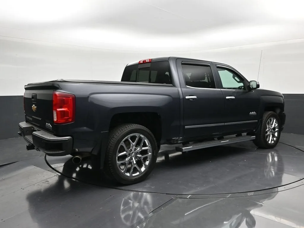 2018 Chevrolet Silverado 1500 High Country photo 5