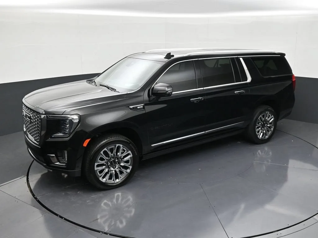 2023 GMC Yukon XL Denali Ultimate photo 12