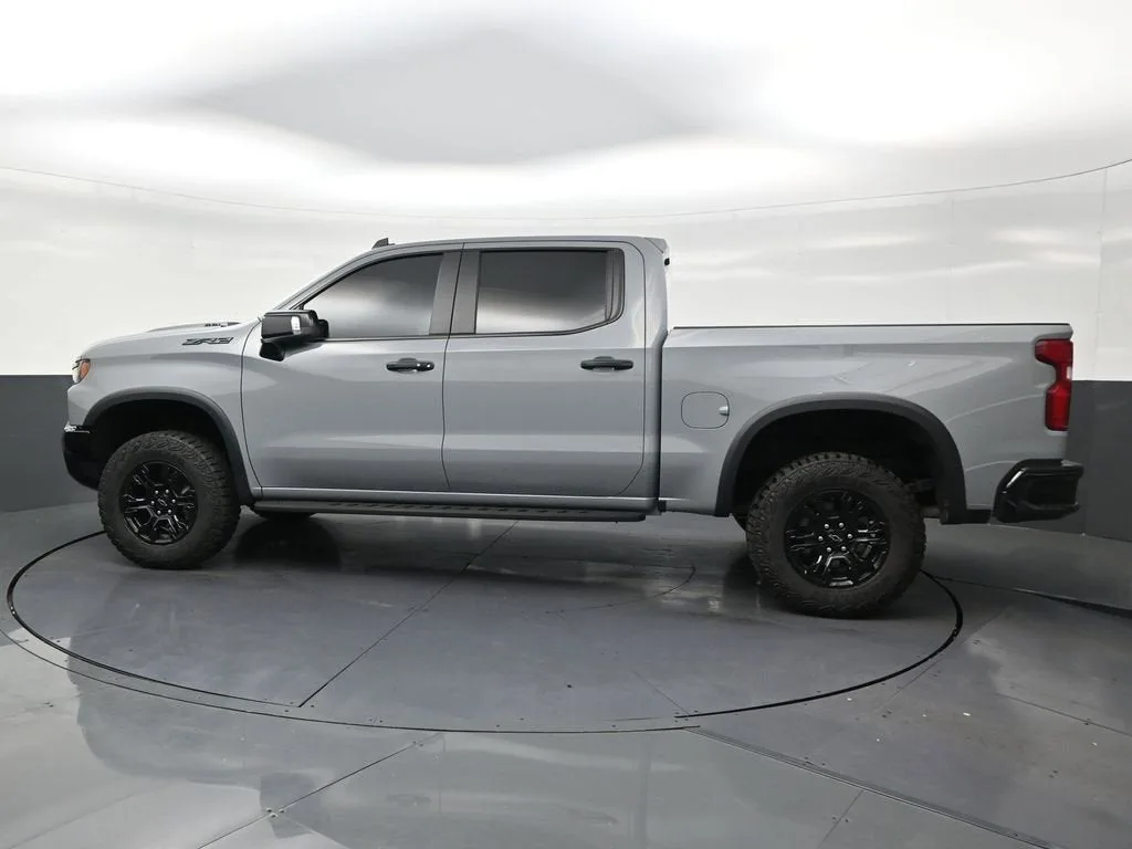 2025 Chevrolet Silverado 1500 ZR2 photo 2