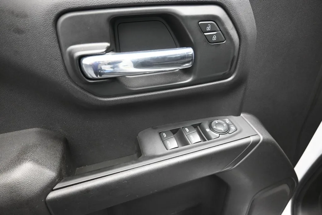 2024 Chevrolet Silverado 1500 Custom photo 10