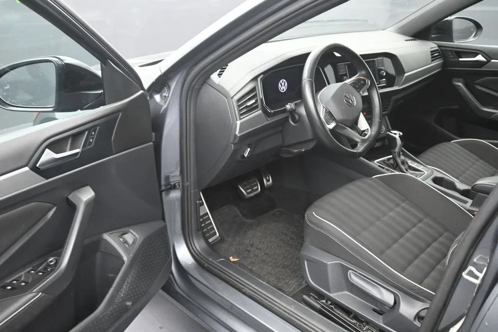2024 Volkswagen Jetta 1.5T Sport photo 10