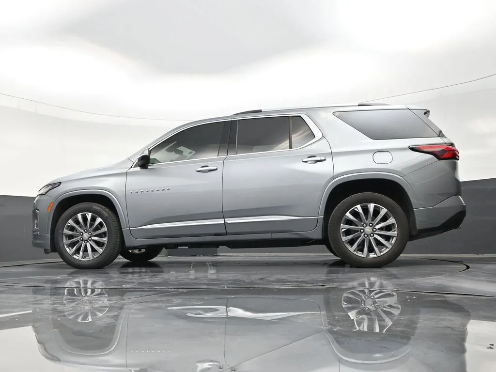 2023 Chevrolet Traverse Premier photo 21