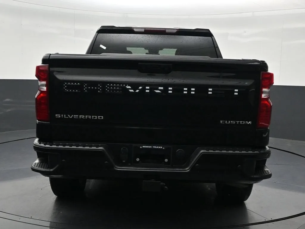 2023 Chevrolet Silverado 1500 Custom photo 4