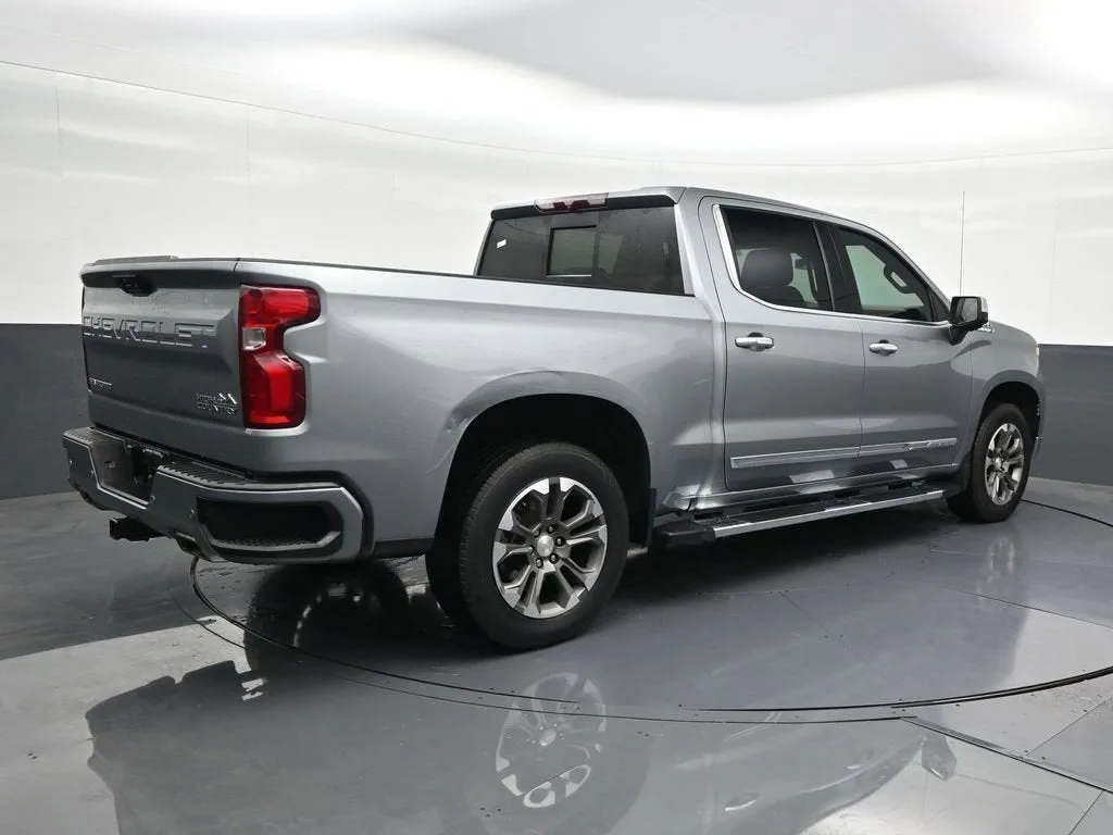 2023 Chevrolet Silverado 1500 High Country photo 5