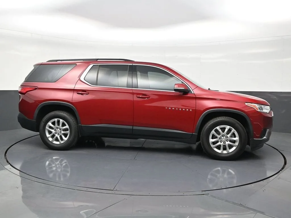 2021 Chevrolet Traverse LT Cloth photo 6