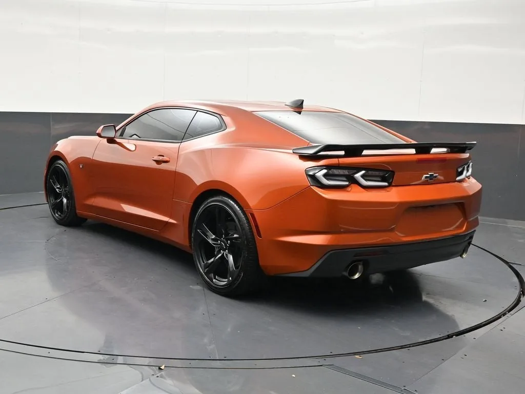2024 Chevrolet Camaro 1LT photo 3
