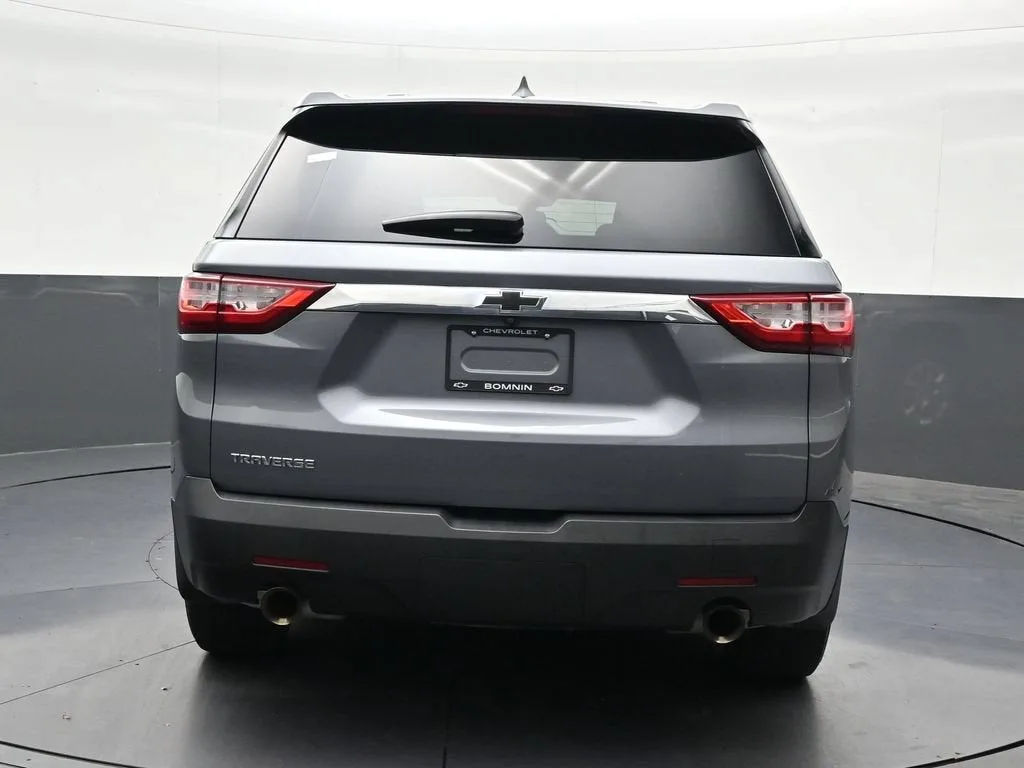 2020 Chevrolet Traverse LS photo 4