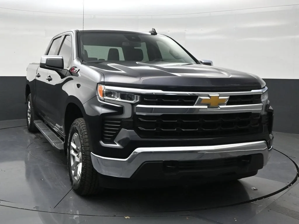 2023 Chevrolet Silverado 1500 LT photo 7