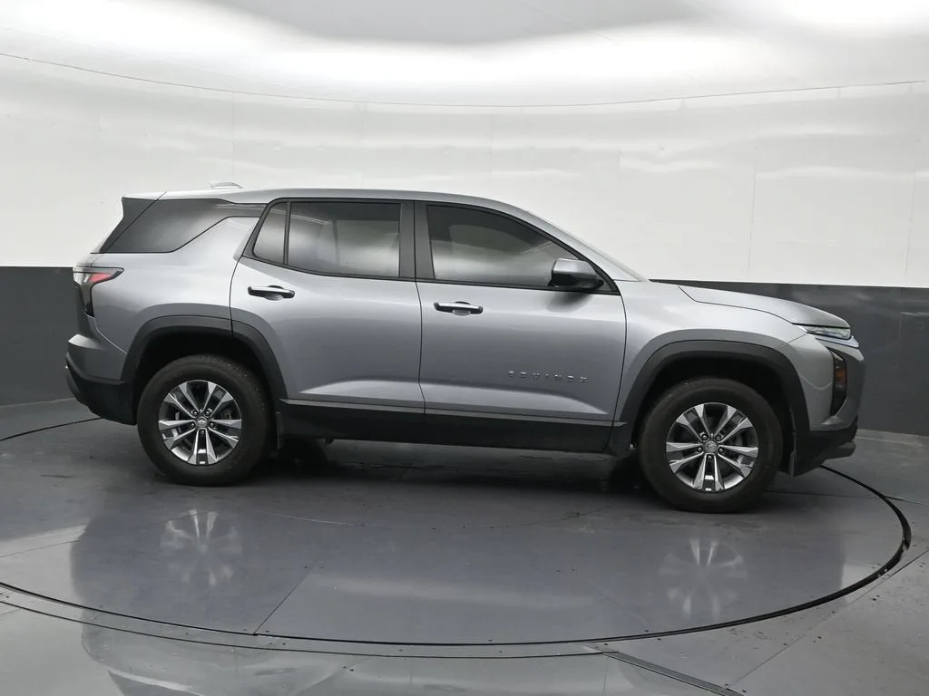 2026 Chevrolet Equinox LT photo 7