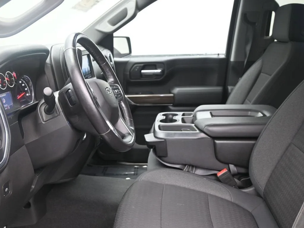 2020 Chevrolet Silverado 1500 RST photo 12