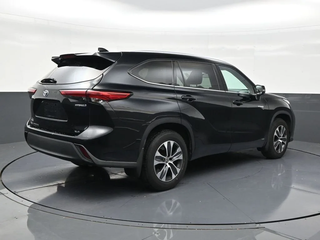 2021 Toyota Highlander Hybrid XLE photo 5