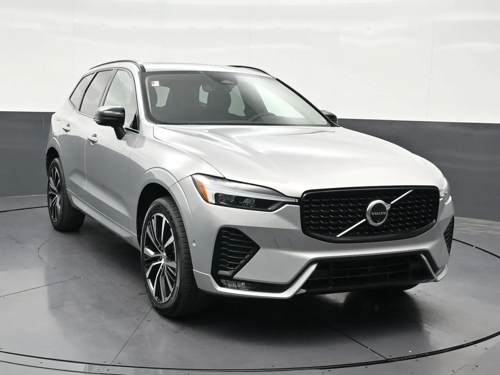 2024 Volvo XC60 B5 Plus Dark Theme photo 8