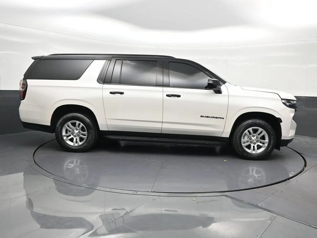 2021 Chevrolet Suburban LS photo 7