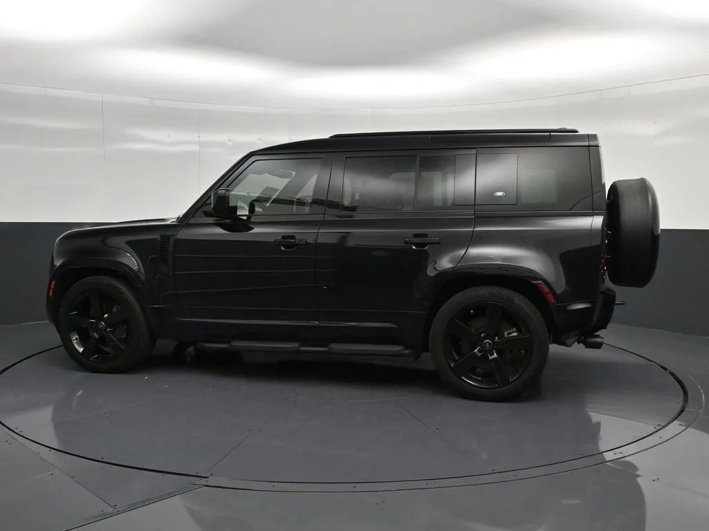 2024 Land Rover Defender 110 X-Dynamic SE photo 8