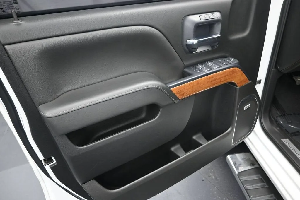 2019 Chevrolet Silverado 3500 HD High Country photo 10