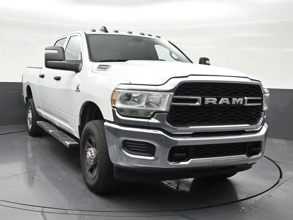 2024 RAM 2500 Tradesman Crew Cab 4x4 6'4" Box photo 8