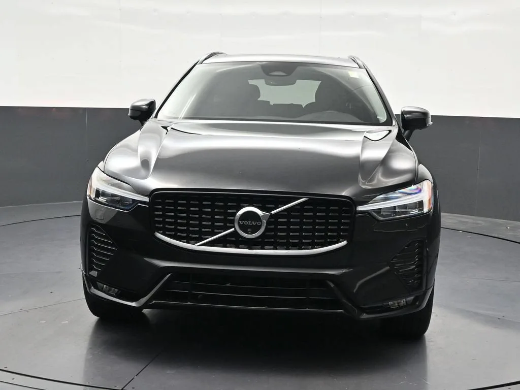 2024 Volvo XC60 B5 Plus Dark Theme photo 9