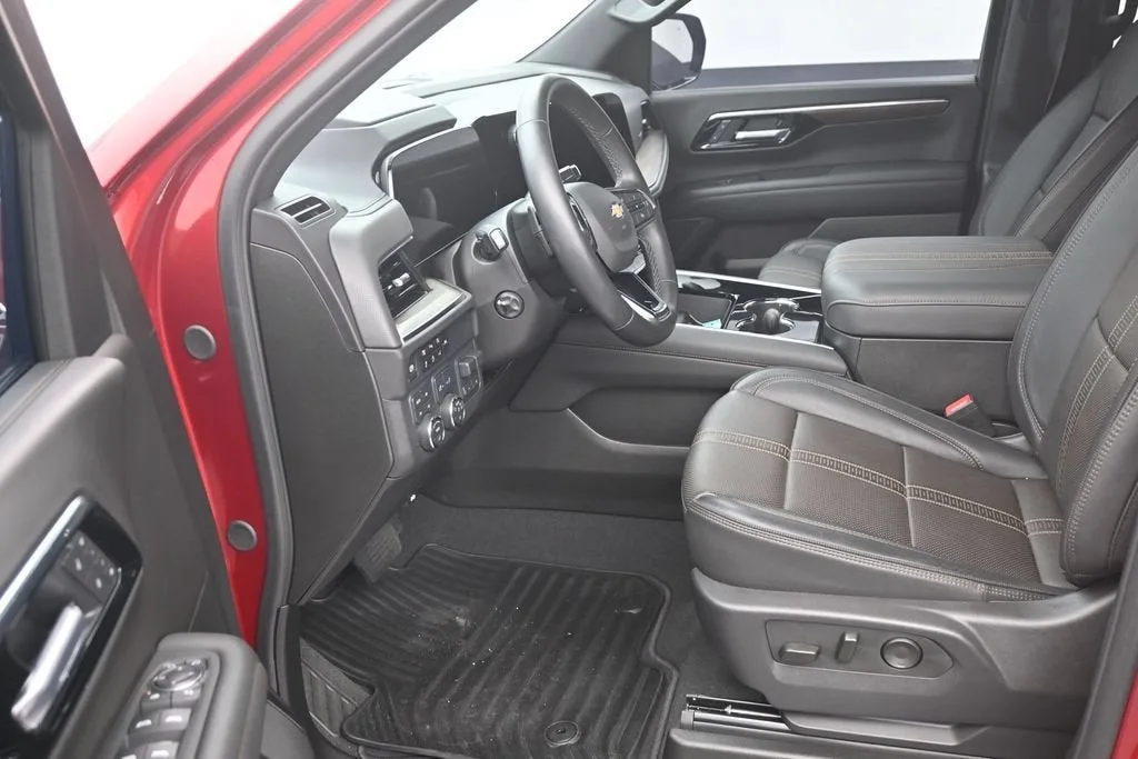 2025 Chevrolet Tahoe High Country photo 10