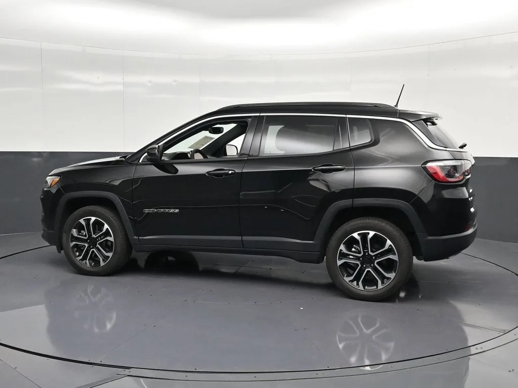 2023 Jeep Compass Limited photo 8