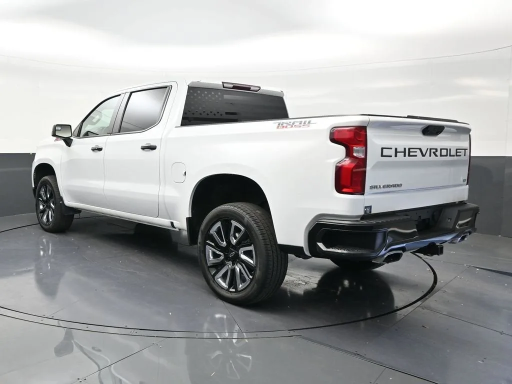 2022 Chevrolet Silverado 1500 LT Trail Boss photo 3